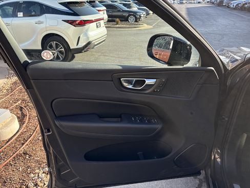 Used 2025 Volvo XC60 B5 Plus image 14