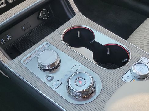 Certified 2025 Genesis GV80 2.5T Select image 13