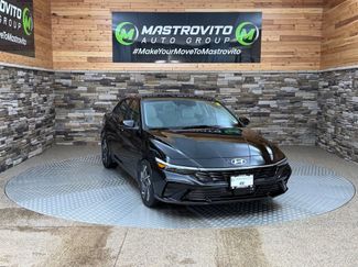 Used 2025 Hyundai Elantra Limited FWD video 2