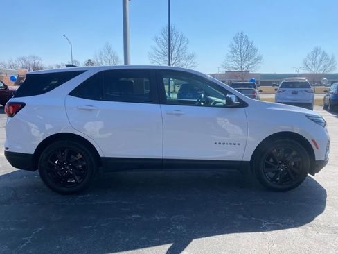 Used 2024 Chevrolet Equinox LS w/ LS Convenience Package FWD image 2