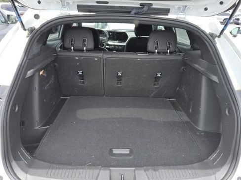 Used 2025 Chevrolet Trax RS FWD image 7