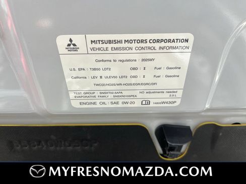Used 2025 Mitsubishi Outlander SE FWD image 14
