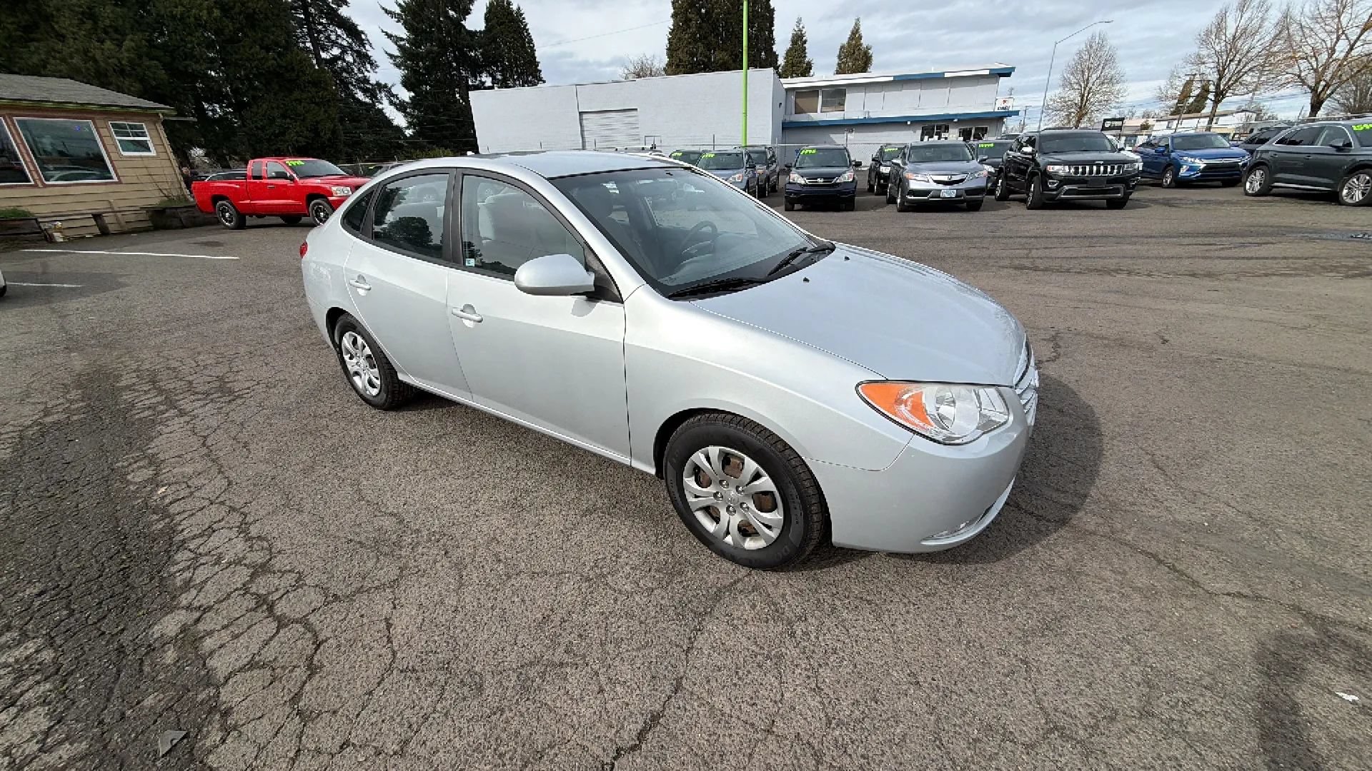 Used 2010 Hyundai Elantra GLS FWD image 2