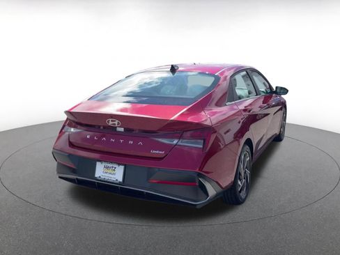 Used 2025 Hyundai Elantra Limited image 11