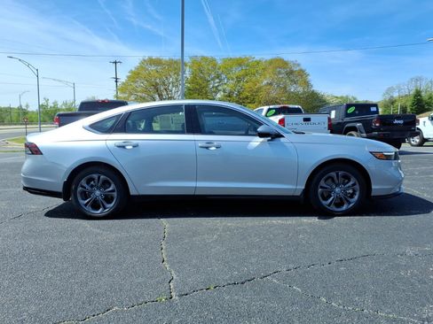 Used 2025 Honda Accord EX-L image 9