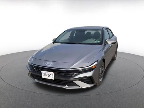 Used 2025 Hyundai Elantra SEL image 7