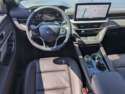 Used 2025 Ford Explorer Platinum w/ LUX Leather Package image 25