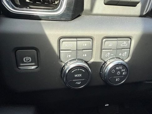 Used 2024 GMC Sierra 1500 Denali w/ Denali Reserve Package AWD/4WD image 27