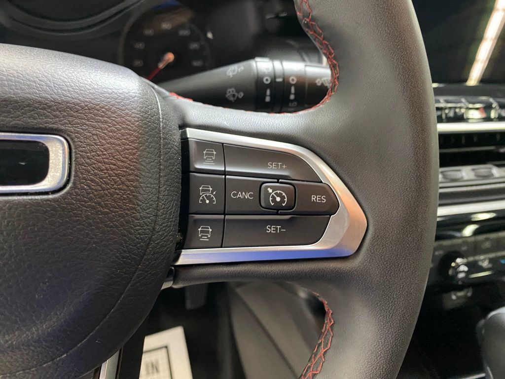 Used 2023 Jeep Compass Trailhawk AWD/4WD image 31