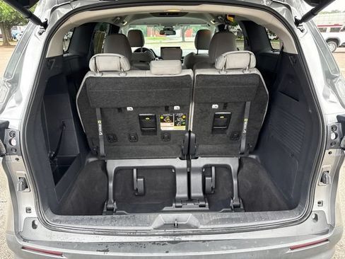 Used 2026 Toyota Sienna LE FWD image 20
