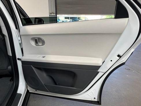 Used 2024 Hyundai Ioniq 5 SE RWD image 15