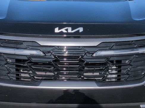 Certified 2024 Kia Seltos X-Line image 9