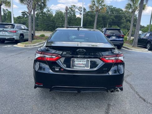 Used 2022 Toyota Camry SE FWD image 9