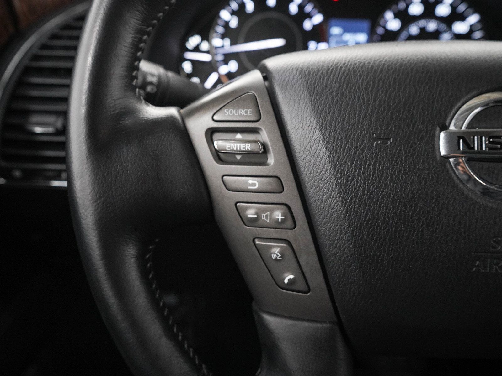 Used 2020 Nissan Armada SL w/ Premium Package AWD/4WD image 25