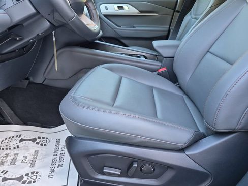 New 2026 Ford Explorer Active w/ Active Comfort Package RWD image 18