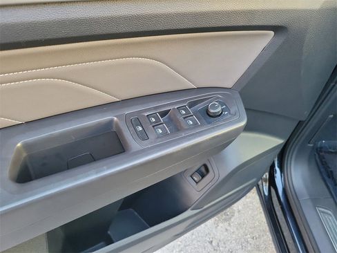 Used 2023 Volkswagen Atlas SE w/ Panoramic Sunroof Package image 17