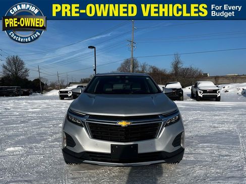 Used 2022 Chevrolet Equinox LT w/ Driver Convenience Package image 4