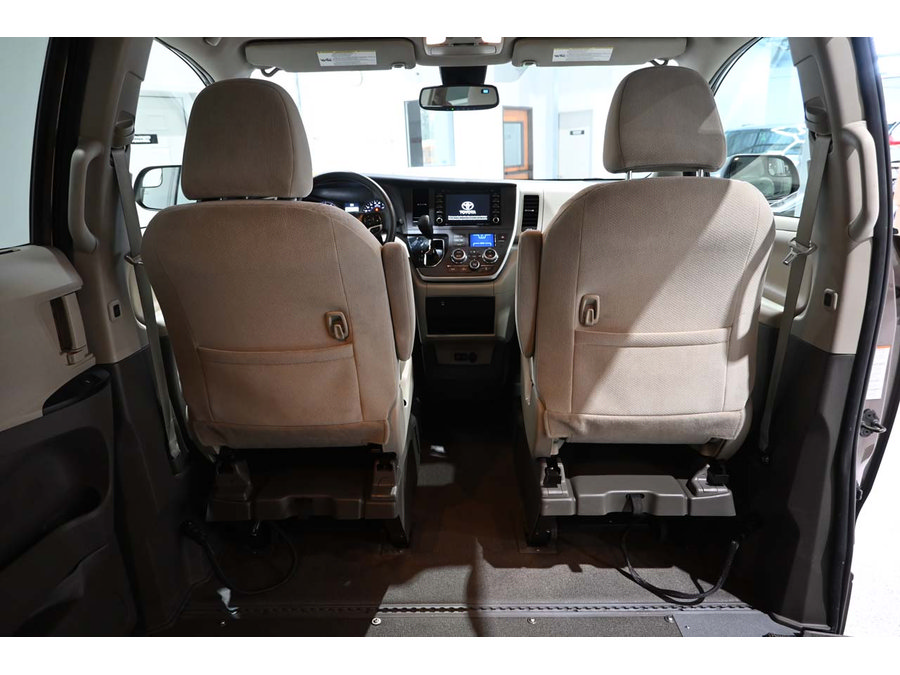 Used 2020 Toyota Sienna LE FWD image 20