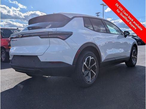 New 2026 Chevrolet Equinox EV LT w/ Comfort Package image 8