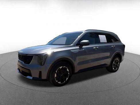 Used 2024 Kia Sorento S FWD image 8