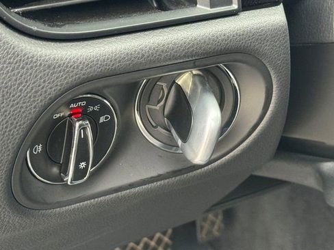 Used 2025 Porsche Macan image 27