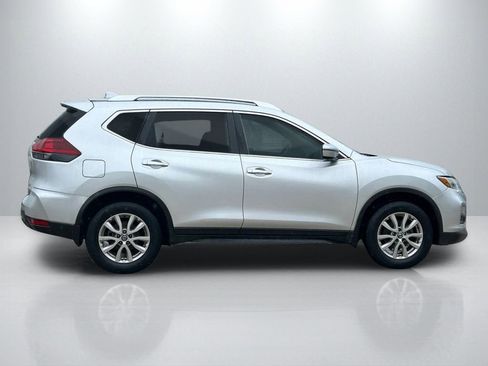 Used 2019 Nissan Rogue S w/ Special Edition Package FWD image 4
