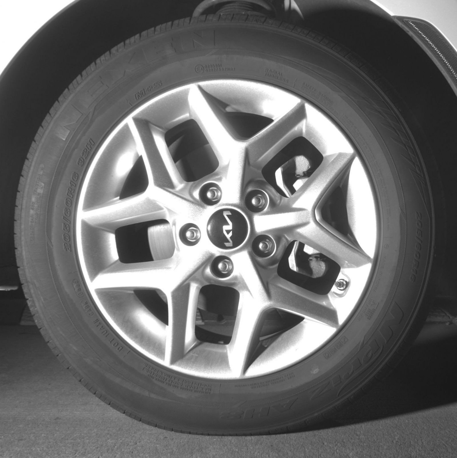 Used 2025 Kia Soul LX w/ LX Technology Package FWD image 15