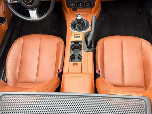 Used 2006 MAZDA MX-5 Miata Grand Touring w/ Suspension Pkg image 17