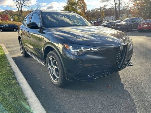 New 2025 Alfa Romeo Stelvio Sprint w/ Convenience Package image 2