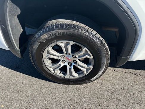 Used 2024 GMC Sierra 1500 SLT image 41