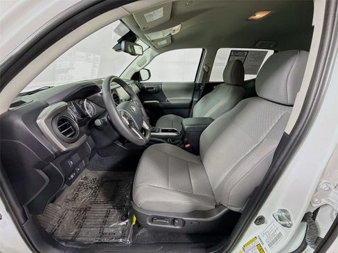 Used 2023 Toyota Tacoma SR5 w/ Technology Package RWD image 2