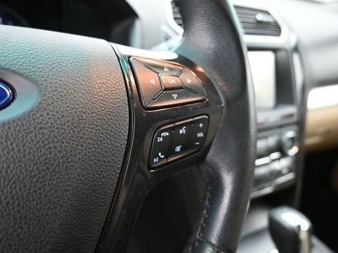 Used 2016 Ford Explorer XLT w/ Equipment Group 202A image 29
