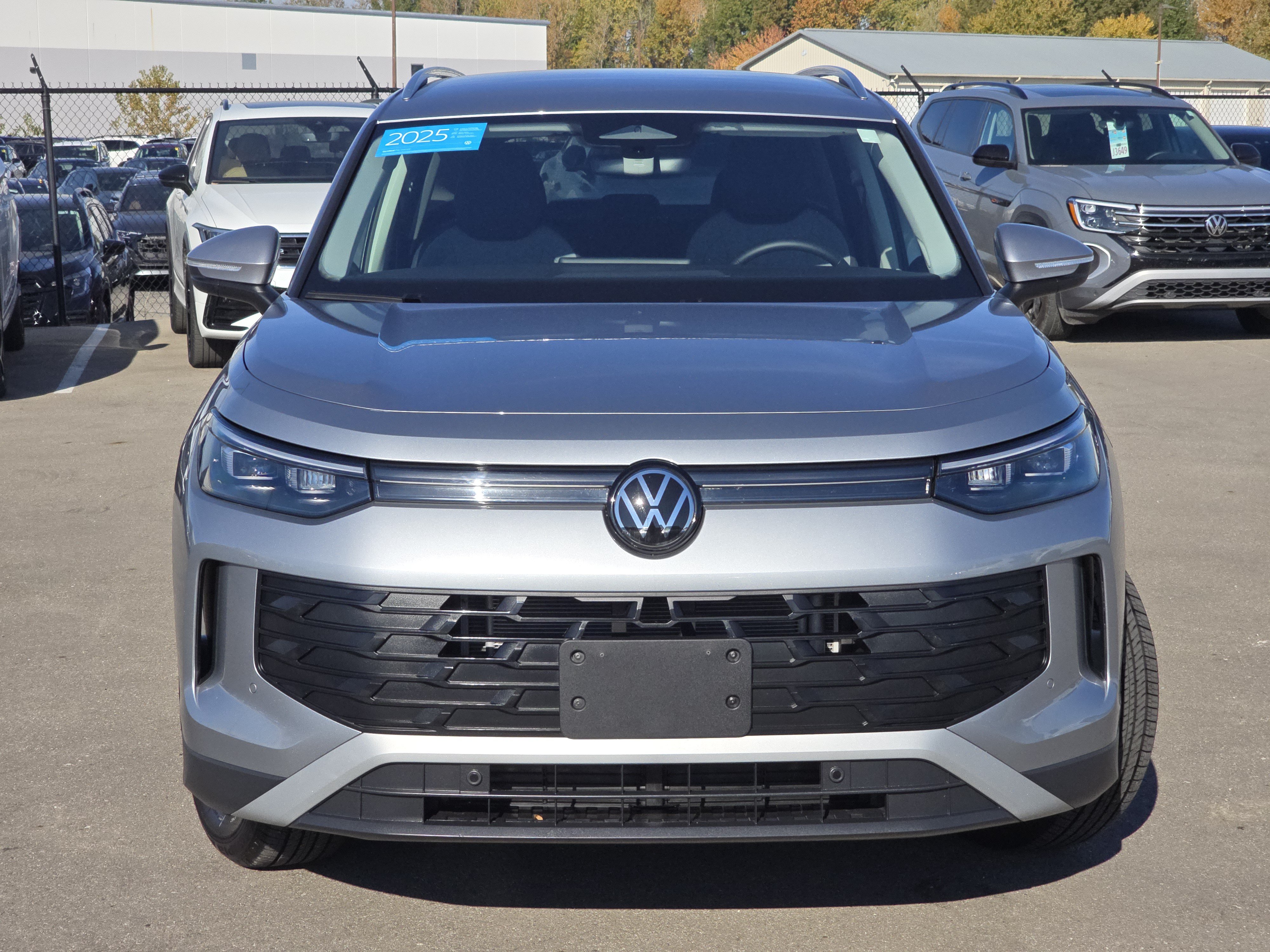 Certified 2025 Volkswagen Tiguan S AWD/4WD image 2
