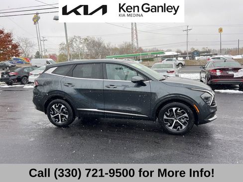 Used 2025 Kia Sportage EX image 8