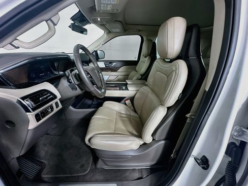 Used 2023 Lincoln Navigator Reserve AWD/4WD image 13