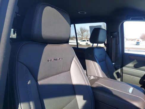 Used 2025 GMC Yukon Denali image 29