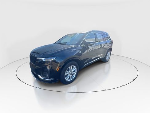 Used 2024 Cadillac XT6 Luxury AWD/4WD image 4