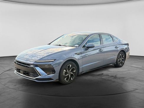 Used 2025 Hyundai Sonata SEL FWD image 4
