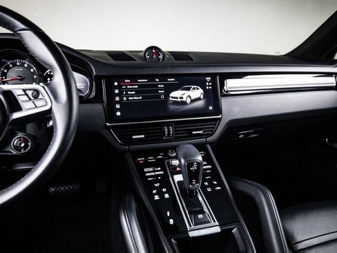 Certified 2023 Porsche Cayenne Platinum Edition AWD/4WD image 19