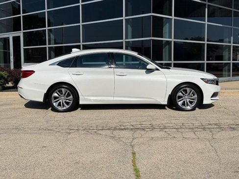 Used 2019 Honda Accord LX image 2
