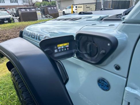Used 2024 Jeep Wrangler Unlimited Rubicon 4xe w/ Convenience Group AWD/4WD image 44