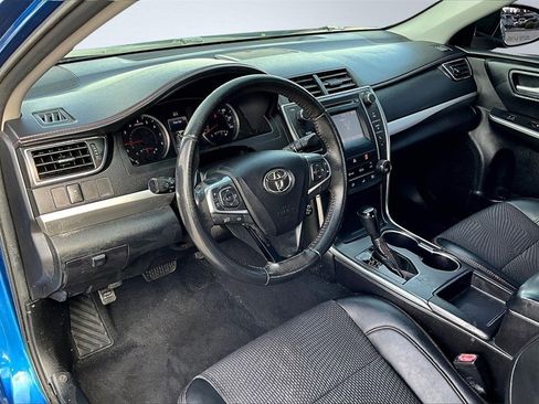 Used 2017 Toyota Camry SE image 14