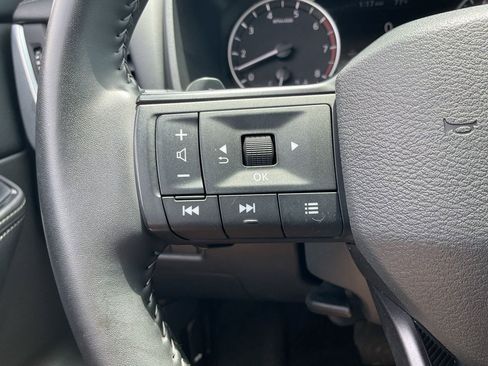 Used 2025 Nissan Rogue SV FWD image 28