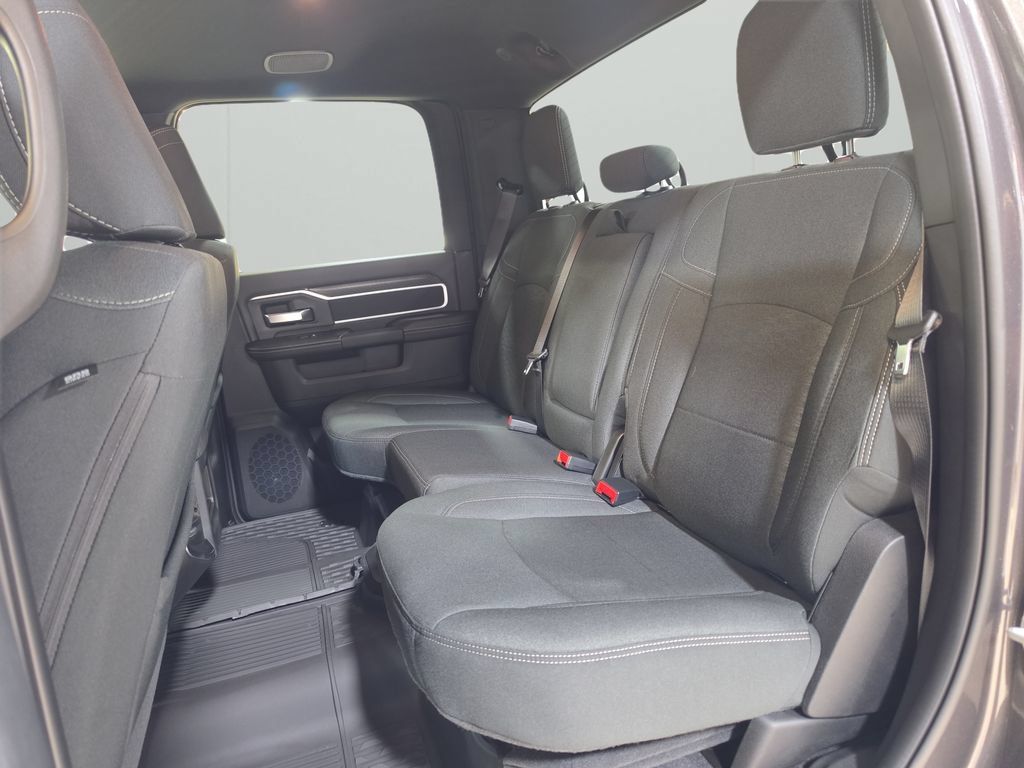 New 2027 RAM 3500 Big Horn AWD/4WD image 17