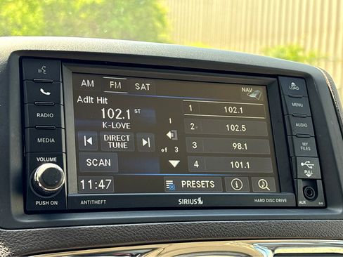 Used 2015 Chrysler Town & Country Touring w/ Driver Convenience Group FWD image 5