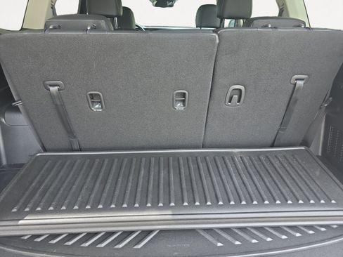 Certified 2024 Kia Telluride EX w/ EX Captain's Chair Package FWD image 10