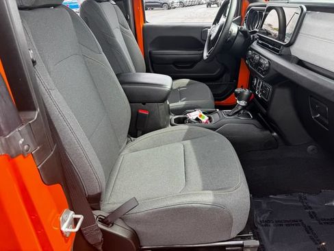 Certified 2025 Jeep Wrangler Sport AWD/4WD image 14