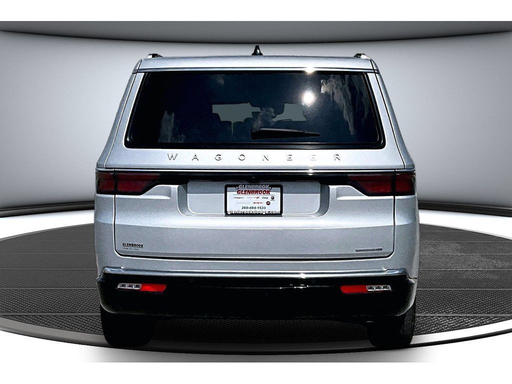 Used 2024 Jeep Wagoneer Series II AWD/4WD image 6