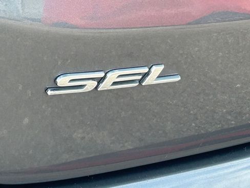 Used 2023 Ford Edge SEL image 21