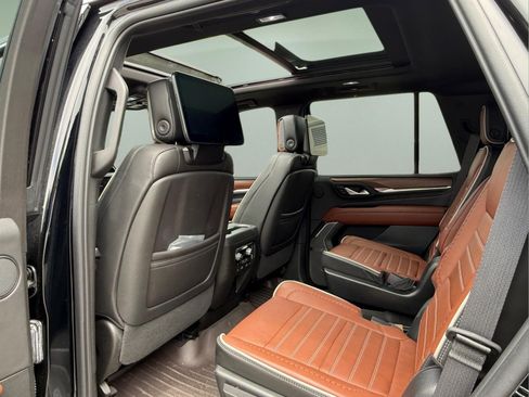 Used 2023 GMC Yukon Denali Ultimate AWD/4WD image 22